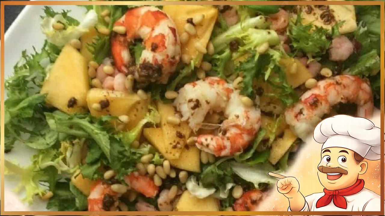 Салат с креветками и хурмой